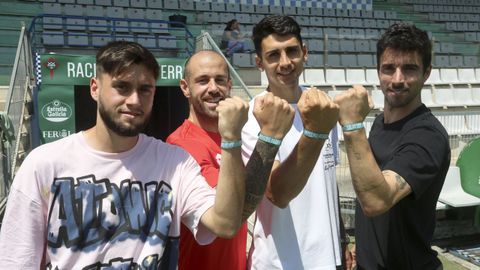 Jardí, Jon García, David Castro y Fernando Pumar ya tienen la pulsera conmemorativa del ascenso.