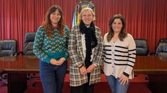 Roc�o Ovalle, Raquel Lema e In�s Silva, durante a reuni�n mantida