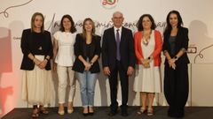 Foto de familia del acto de este s�bado por el inicio de la nueva sede de la Asociaci�n P�rkinson Galicia en Espacio Coru�a. De izquierda a derecha, Mila Oreiro, Bego�a Abeij�n, Nereida Canosa, Antonio Ferreiro Campelo, Bel�n do Campo y Yoya Neira