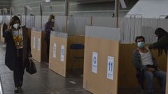Puestos de vacunaci�n contra el covid en el recinto feria de Pontevedra