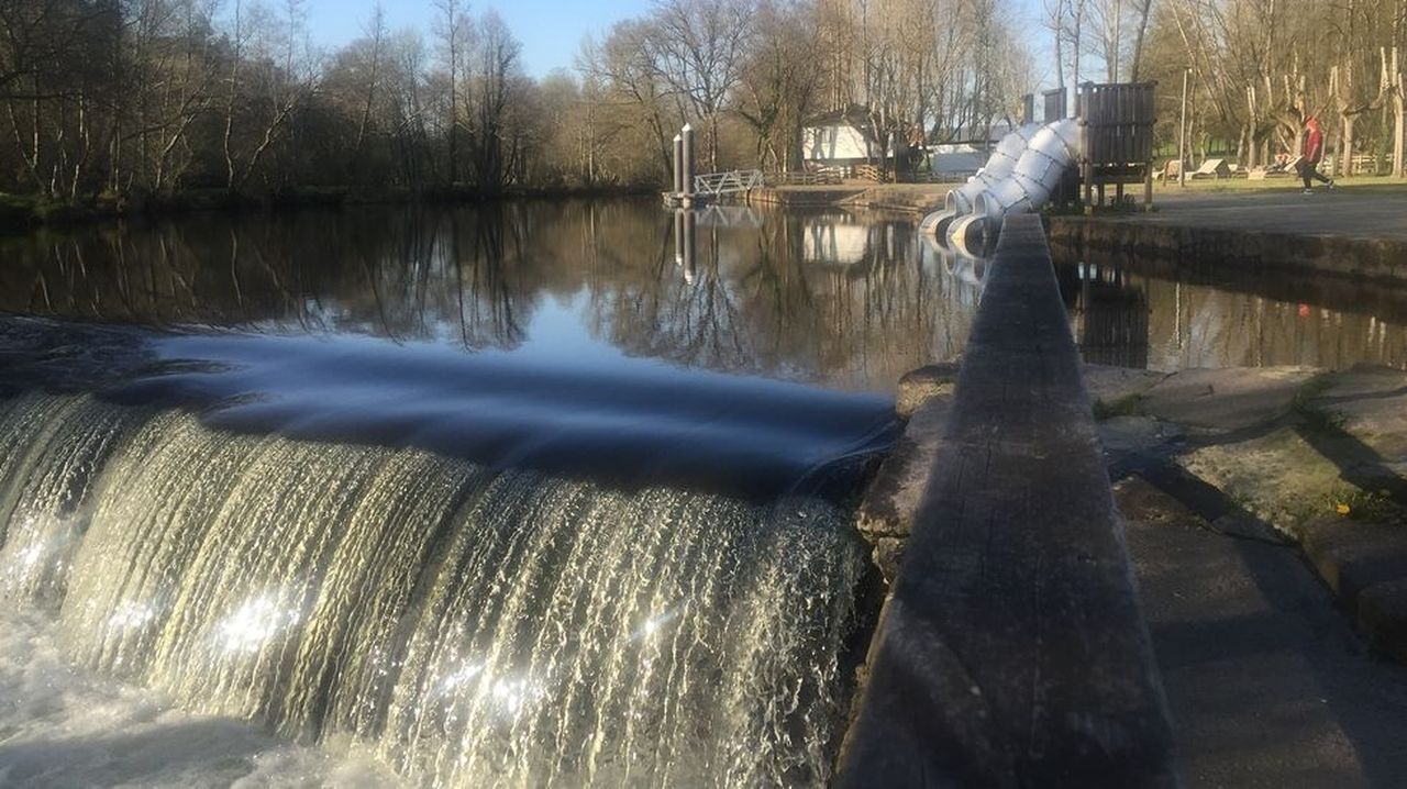 Cuestionan la solución para sanear la playa fluvial de Furelos, en Melide, por correr peligro la presa