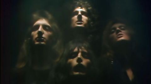 Un fotograma del video de Bohemian Rhapsody que acompa al sencillo, todo un clsico de la cultura pop.