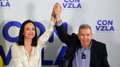 Mara Corina Machado, lder de la oposicin en Venezuela, al lado de Edmundo Gonzlez, candidato presidencial.