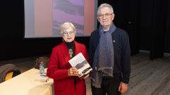 El 2026 tambi�n ha empezado entre libros. Ana Romero Masi� y Xurxo Alfeir�n presentaron  Salsieiros  este viernes 2 de enero en Malpica 