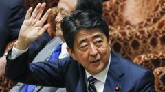 El ex primer ministro de Jap�n, Shinzo Abe, en una sesi�n parlamentaria en Tokio.
