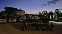 Los quince miembros de la brigada Batracio desplazados a Valencia para ayudar en las tareas de limpieza de la zona cero