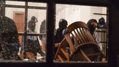 Barricadas en Columbia. Cuando la Universidad de Columbia anunci� la suspensi�n de los estudiantes propalestinos acampados, estos tomaron un edificio del campus, el Hamilton Hall.