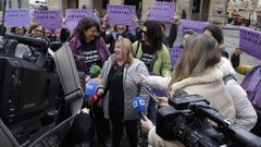 Representantes del Movimiento Feminista 8M presenta a los medios de comunicaci�n la manifestaci�n que se realizar� en pr�ximo s�bado en Gij�n bajo el lema �Avanzamos danto tira�