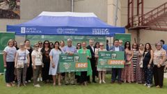 Las agraciadas recibieron sus premios este martes en la Praza da Mari�a de Burela
