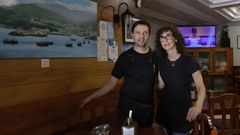 Con esencia marinera. Situado en el corazn del puerto de Celeiro, el bar Rolindes, dirigido por Santi y Lidia, rene a diario a marineros en activo y jubilados, vecinos, trabajadores en general y numerosos visitantes