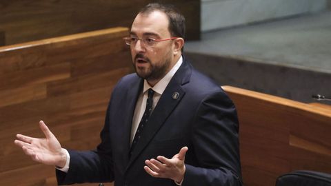 Adri�n Barb�n, en la Junta