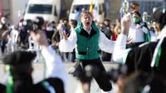 Las rondallas llenan de ritmo la estaci�n mar�tima de Vigo