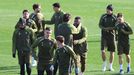Los jugadores del Celta, en el inicio del entrenamiento de este s�bado.