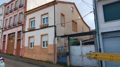 E casa e o taller de Jes�s Regal est�n no barrio da Santa Mari�a