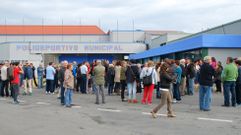 La plantilla de la piscina climatizada ya tuvo que organizar protestas como la de la foto en el 2014 porqque la empresa que los ten�a contratados en aquel momento no pagaba. Finalmente, aquella desapareci� y el contrato pas� a la concesionaria actual