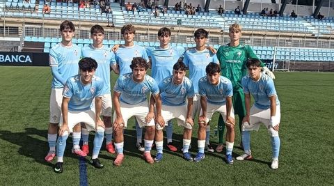 Arriba, de izquierda a derecha, Noah Rodr�guez, Ra�l Chirveches, David Sueiro, Hugo L�pez, Jaime P�rez y Aslak Opi; debajo, Pedro Ildefonso, Jorge P�rez-Lafuente, Pablo Rodr�guez, Iago Barreiros y el cadete Germ�n Alonso.