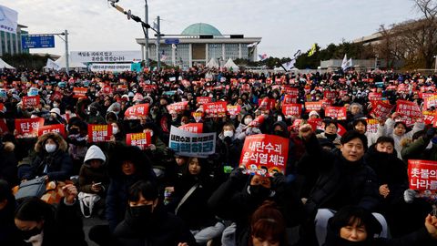 Protesta en las calles de Sel pidiendo la dimisin del presidente Yoon Suk Yeol 