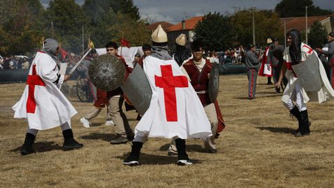 Los dos grupos en plena batalla