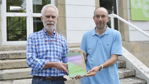 Benjamín Macía y José Ángel Cid, coordinadores del libro sobre Germán Ancochea