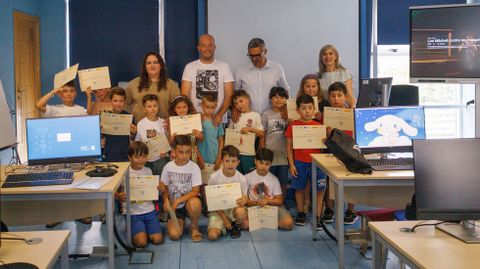 Clausura y diplomas en el Aula CeMIT carballesa. 