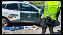 Imagen de archivo de marisco intervenido por la Guarida Civil a furtivos