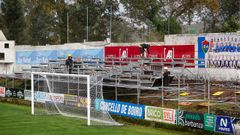 En el estadio se ultiman los detalles para el duelo, como la instalacin de la grada supletoria.