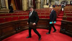 Puigdemont tras su intervenci�n en el Parlamento catal�n el d�a que proclam� la independencia