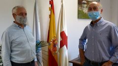 A la izquierda, Francisco N�voa, de Academia Postal; junto a Felipe Ferreiro, de Cruz Roja Ourense, a la derecha
