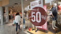 En Ode�n la mayor�a de las tiendas comenzar�n este jueves con las rebajas, aunque algunas firmas se han adelantado, como Sprigfield, que inici� la temporada de saldos el pasado d�a 8