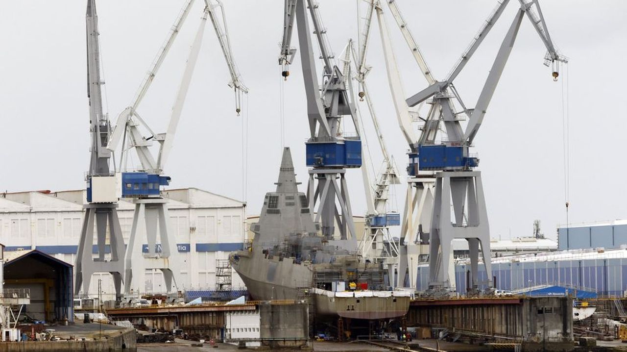 Navantia ultima la botadura de la fragata F-111 con la reina Sofía como madrina