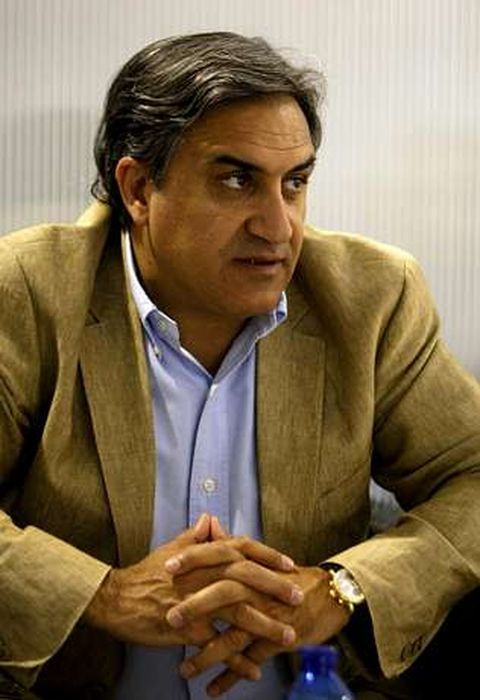 Corral es especialista en novela hist�rica.