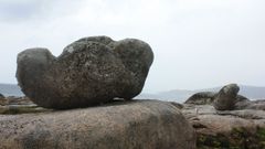 La zona afectada est� cerca de los Penedos de Traba, aunque en el territorio vimianc�s de Caranto�a, al lado y hacia el oeste.