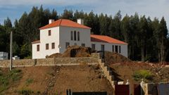 El pazo dos Vales fue trasladado de Culleredo a Cambre debido a la expropiaci�n de su terreno para la ampliaci�n del aeropuerto de Alvedro.