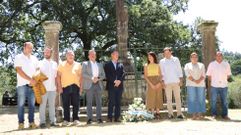 Ofrenda floral en la Carballeira das Ermidas, en A Lama