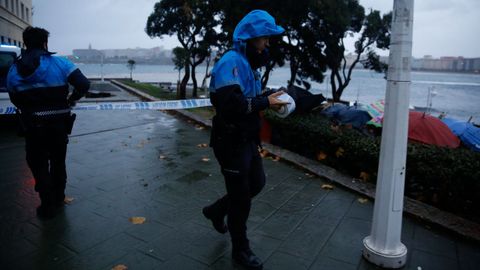 Temporal Ana en A Corua. Cerrado el paseo martimo en Las Esclavas