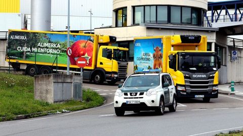 Convoyes escoltados por la Guardia Civil, este jueves