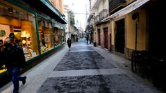 bares cerrados en la calle de la Franja