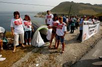 El campamento de protesta de los trabajadores de Albada cerca de sus instalaciones.