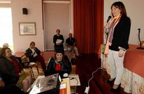 <span lang= es-es >Jornadas vecinales</span>. Mar�a P�rez abri� ayer tarde las jornadas sobre movimiento ciudadano y administraci�n local, que concluir�n hoy, horas despu�s de conocer la sentencia. En este encuentro participar�n responsables de todos los partidos, de los principales sindicatos y numerosas asociaciones de diversa �ndole. La excepci�n es el PSOE y Caballero, que no respondieron a la invitaci�n. 
