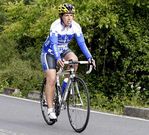 Eva Teijeiro, ayer al iniciar su entrenamiento en bicicleta en Valdovi�o. 