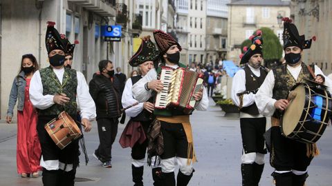 El baile, pero sobre todo la m�sica, fueron los protagonistas de este extra�o Domingo das Mozas 