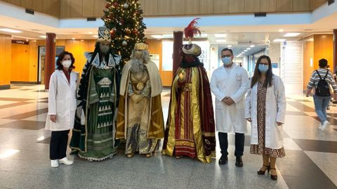 Los tres magos a su llegada al Clnico de Santiago