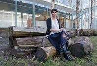 Silvia Garc�a, no patio da Facultade de Belas Artes, que este ano cumpre 25 anos de historia. 