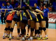 Las jugadoras se abrazan antes de un partido.