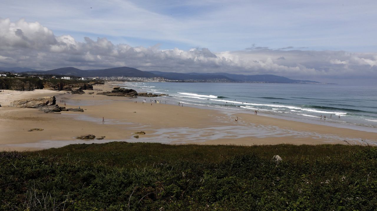 Evacuados una surfista lesionada y un niño que se sintió indispuesto en Barreiros