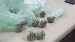 Detenidos en A Coru�a cinco varones por un delito de tr�fico de drogas.