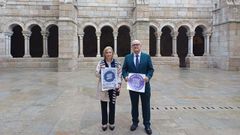 El subdelgado Eladio Santos y la jefa de la Unidad contra la Violencia sobre la Mujer, Alida Iglesias, presentaron el Punto Violeta del Parador de Santo Estevo.