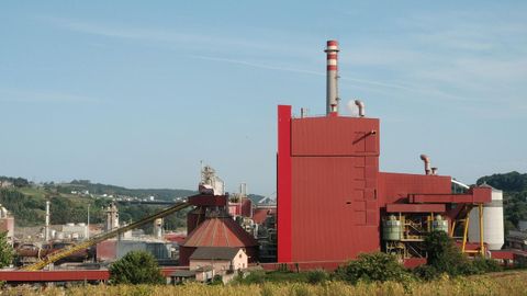 Foto de archivo de la planta de Ence en Navia, Asturias