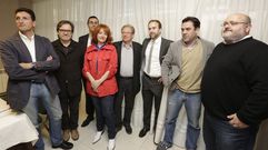 Jose Antonio Lorenzo, coordinador de UPyD en Galicia -en el centro-, con otros dirigentes y militantes que dejan el partido. 