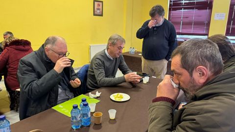 Un momento de la cata de aceites de oliva que form� parte del programa de la jornada